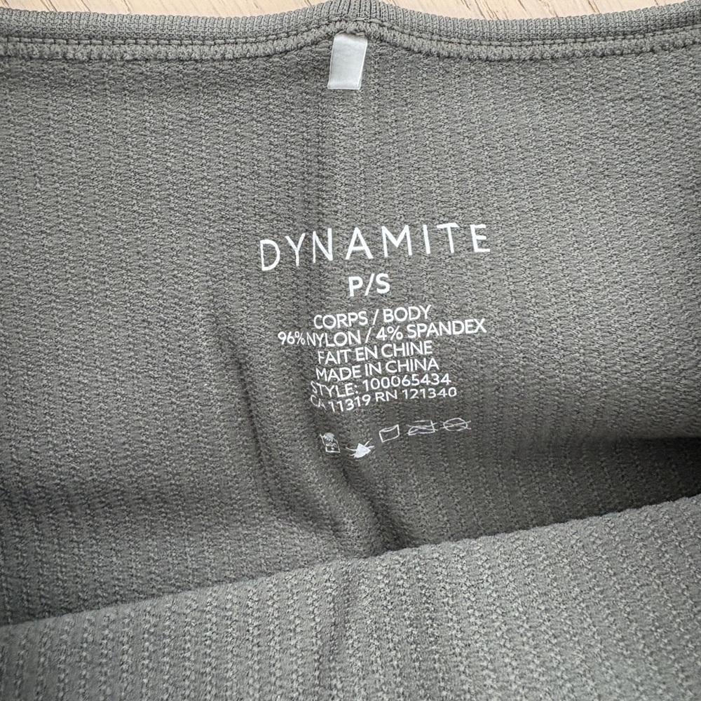Multiple dynamite small tops - Picture 8 of 8